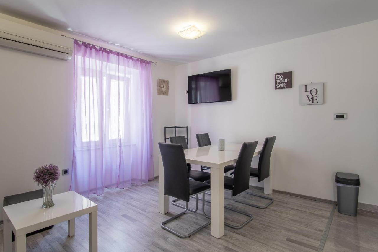Private Holliday Apartment Pag Town Exterior photo